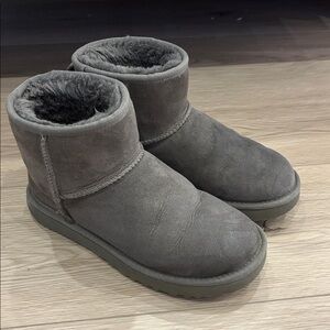 Ugg classic mini II in grey size 6